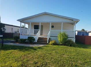 1115 Lockwood Dr, Lockport, NY 14094