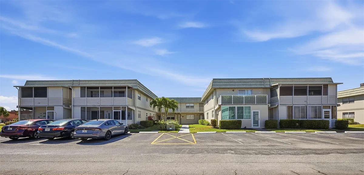 Building Photo - 451 Monaco Park #J