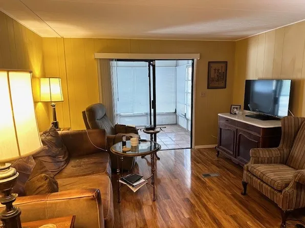 5200 28th St N Lot 355, Saint Petersburg, FL 33714