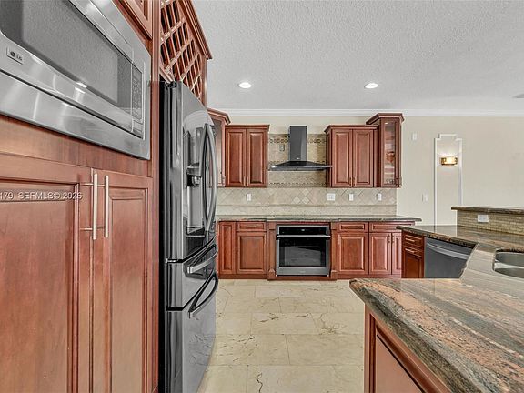 4th image of 16237-44 SW 44th Ter