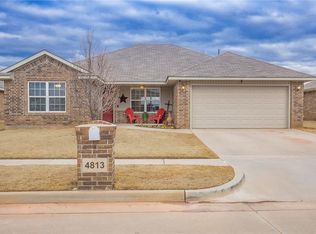4813 Wagner Lake Dr, Yukon, OK 73099