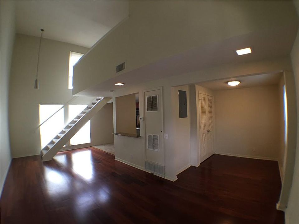 1st image of 2800 Cole St APT 212C