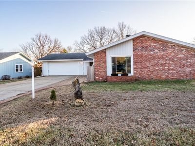 925 W 27th Ter, Lawrence, KS, 66046