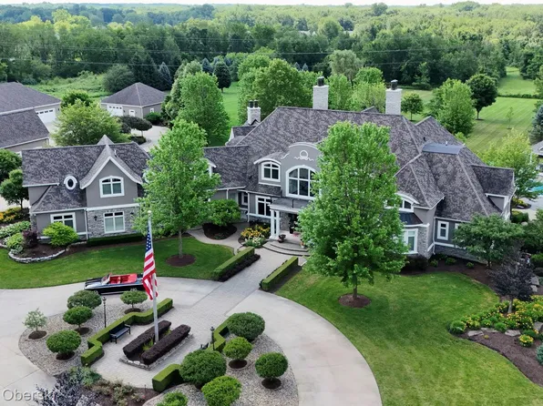 58415 Ten Mile Rd, South Lyon, MI 48178