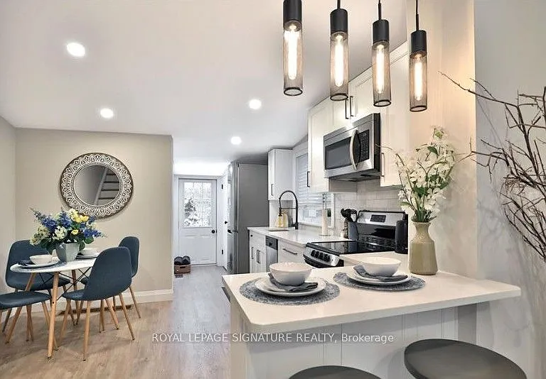 33 Hawthorne Ave — Photo 5