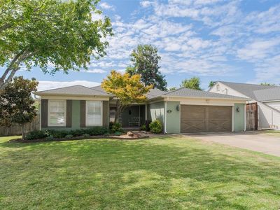 1112 Larchmont Ln, Nichols Hills, OK, 73116