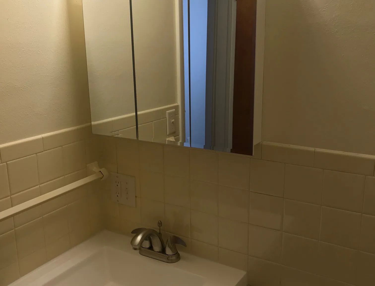 2 bed, 950 sqft, $950 — Photo 2