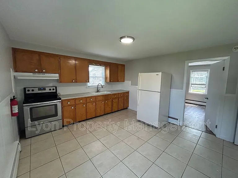 1 Carter Ave #2 — Photo 2