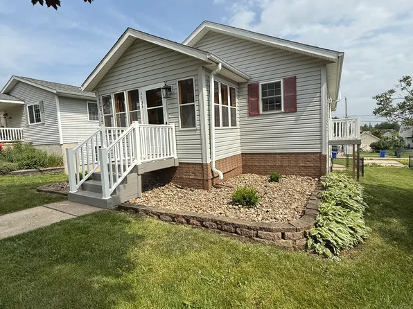 1134 20th Ave SW, Cedar Rapids, IA 52404