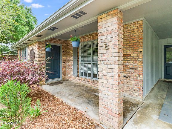 2nd image of 212 Orangewood Dr