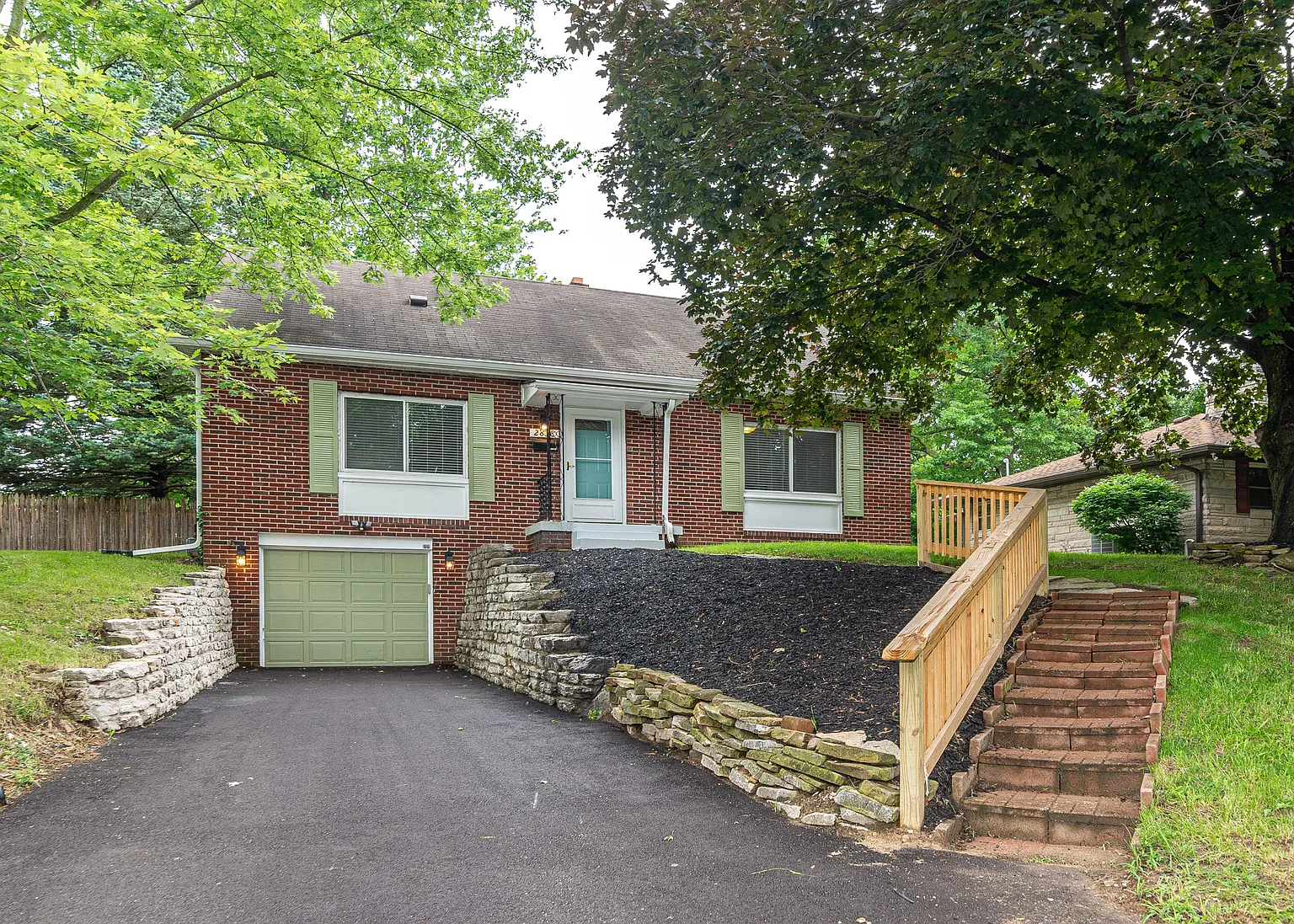 2838 Medford Ave photo 1