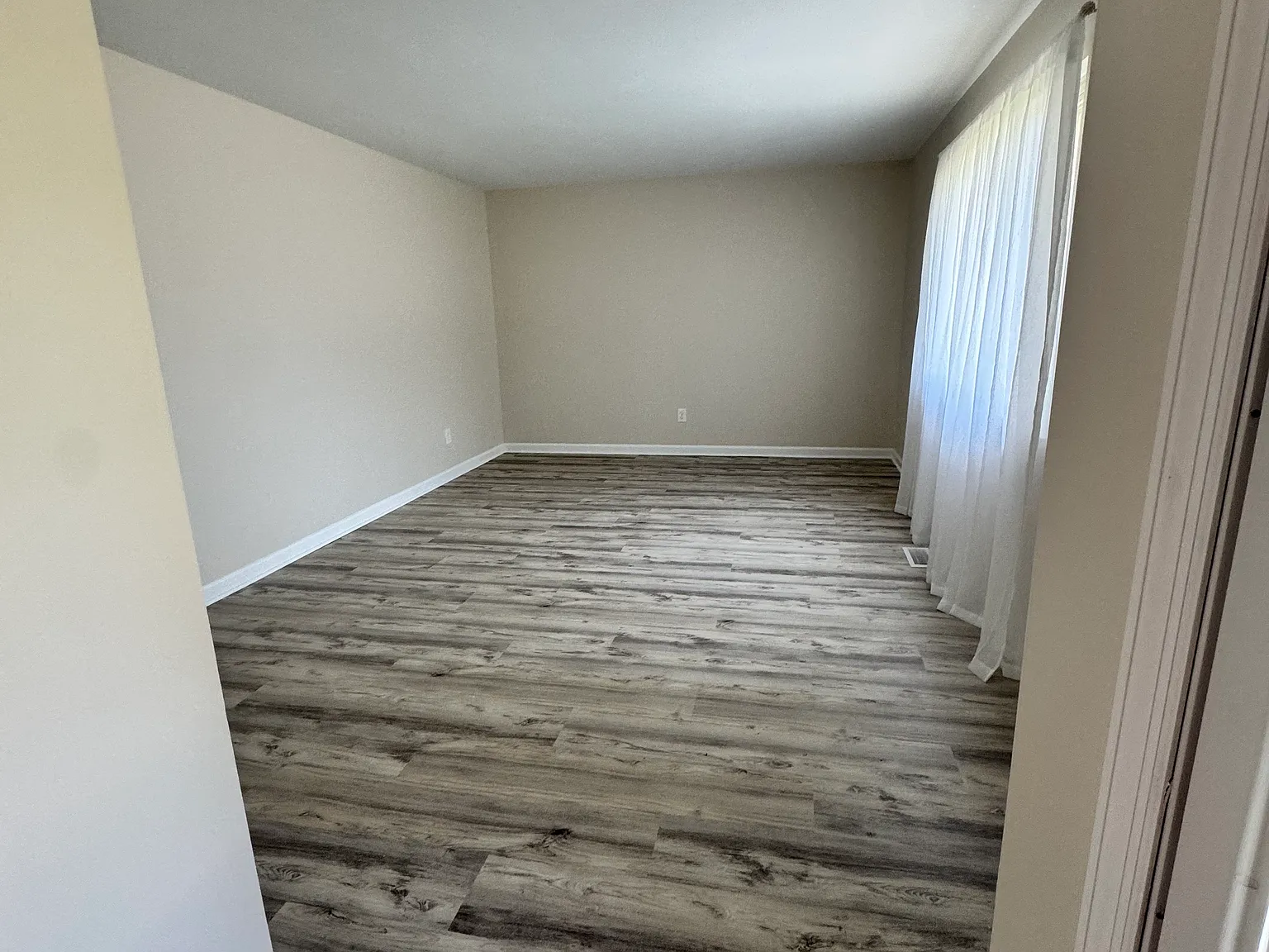 3 bed, 1753 sqft, $2,100 — Photo 2