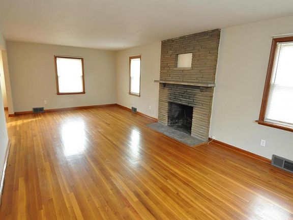 2nd image of 2727 Vanderberg Ave