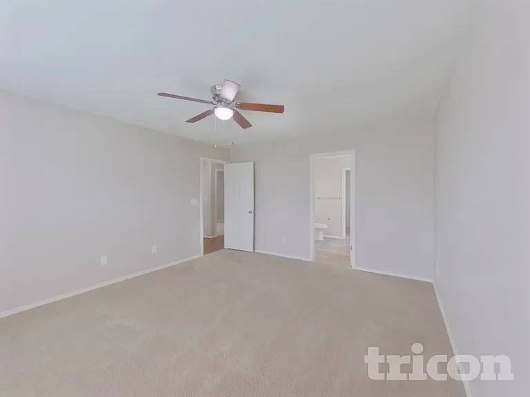 2226 Buckleigh Dr — Photo 8