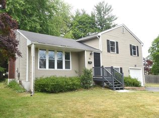 16 Merrick Rd, Poughkeepsie, NY 12603