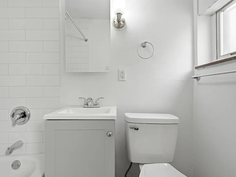 126 W 9th Ave — Photo 12