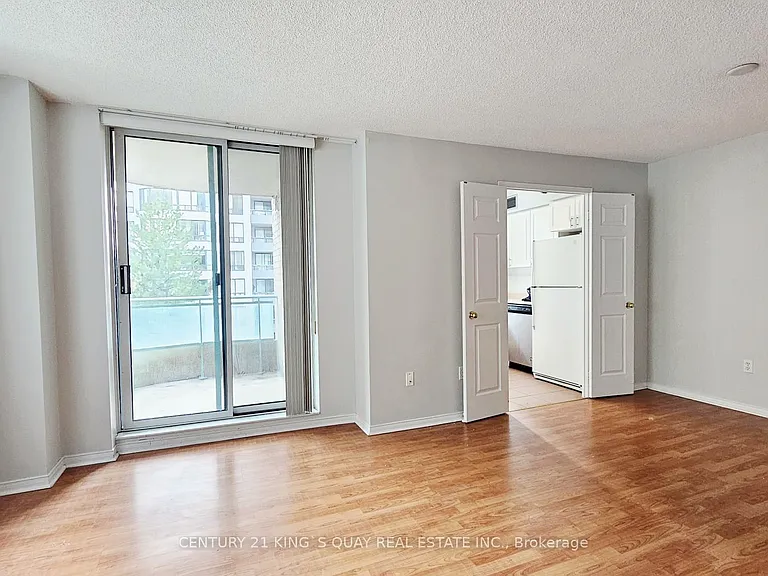 28 Pemberton Ave #500 — Photo 11