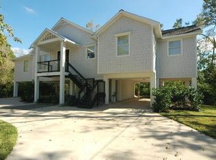307 W Castlewood Ave, Friendswood, TX 77546
