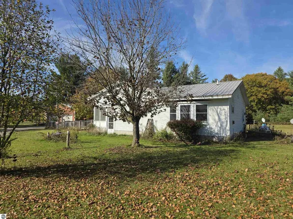 120 W Sanborn Rd, Lake City, MI 49651