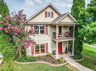 1102 Pegasus Dr NW, Huntsville, AL 35806
