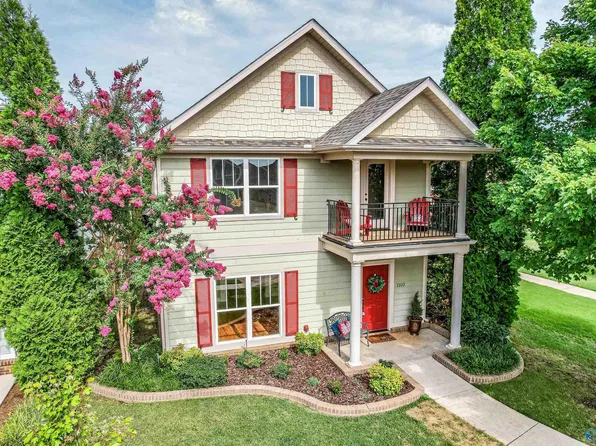 1102 Pegasus Dr NW, Huntsville, AL 35806