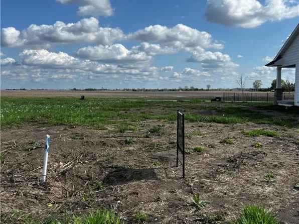 512 Sycamore St, Dallas Center, IA 50063