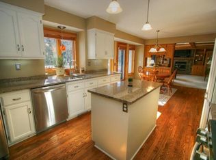 1661 Wood Duck Ln, Excelsior, MN 55331