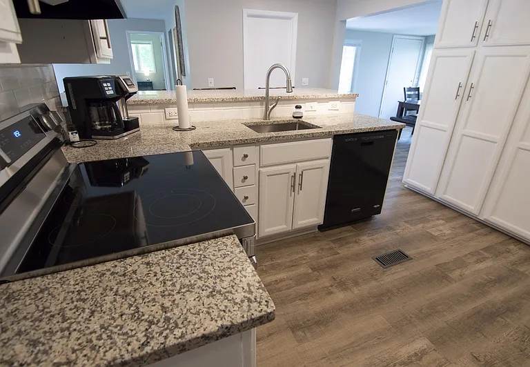 6125 Broadview Rd — Photo 21