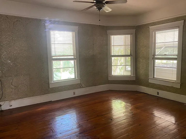 616 Oak St — Photo 5