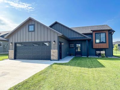 1121 Steamboat Trl, Brookings, SD, 57006