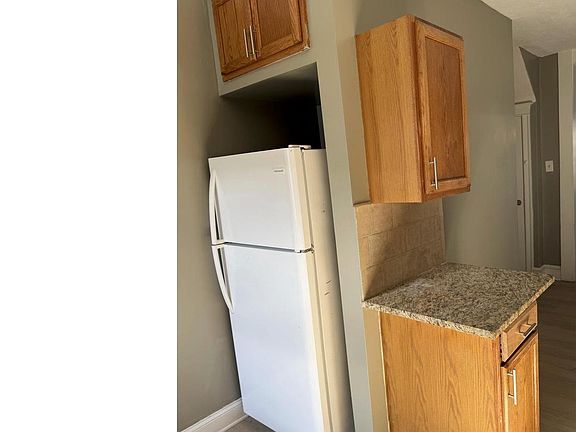 5th image of 6367 Marsden St