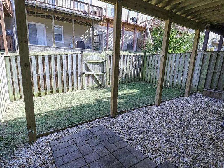 20933 Houseman Ter — Photo 33