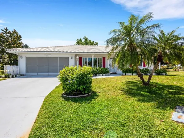 1614 S Elmwood Dr, Bradenton, FL 34208