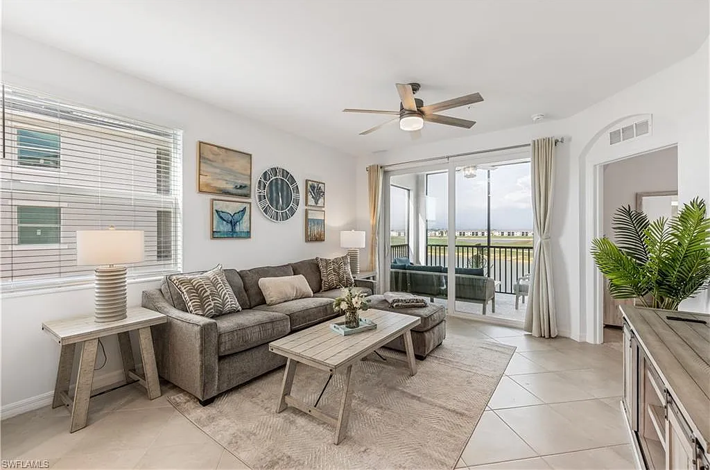 3 bed, 2.0 bath, 1301 sqft, $6,500 — Photo 3