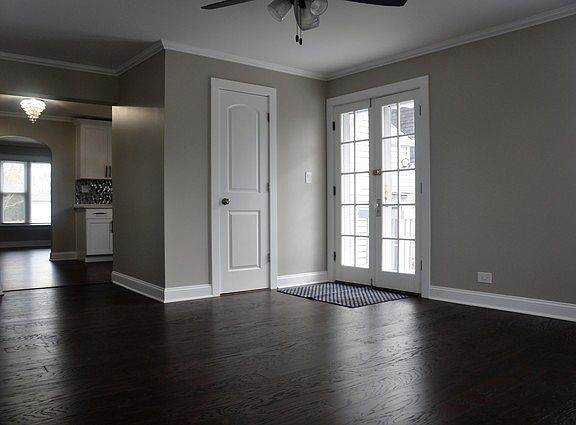 2nd image of 445 S Lombard Ave