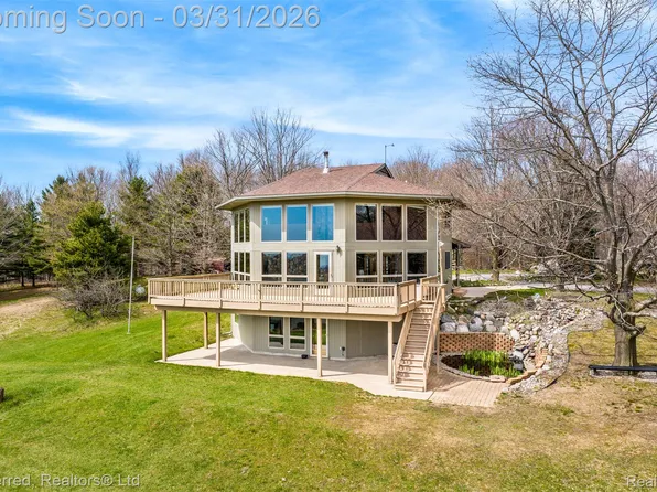 1693 Elm Rd, Frankfort, MI 49635