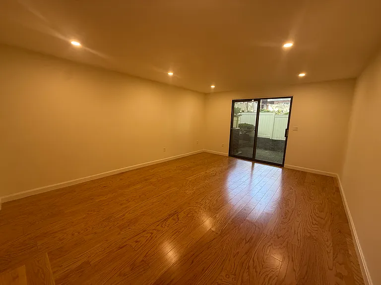 105 Beaconsfield Rd #105 — Photo 12