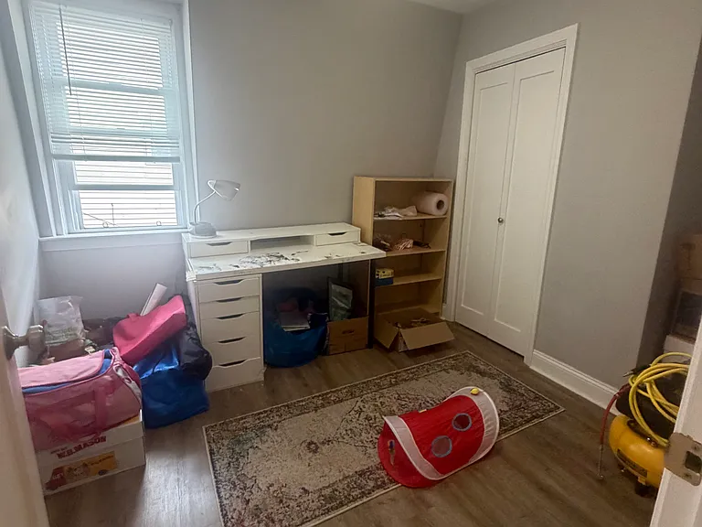 16 Crescent St #2 — Photo 4