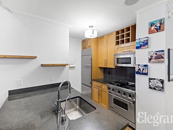 3rd image of 88 Greenwich St APT 715