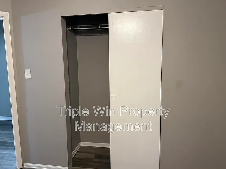 63 Patricia Pl — Photo 18