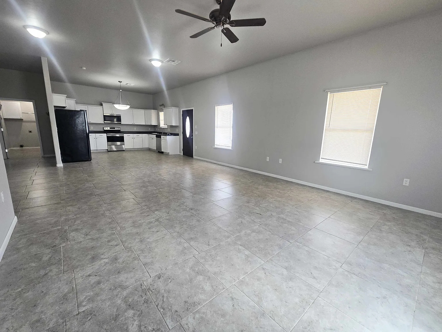 4 bed, 2.5 bath, 2200 sqft, $1,700 — Photo 3