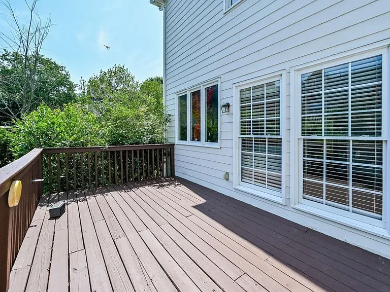345 Eastcote Dr — Photo 16
