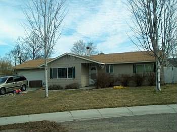 1st image of 833 W Kinghorn Dr