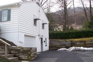 3rd image of 1547 S Mountain Ave