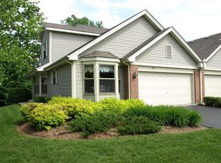 221 Woodboro Dr, West Chicago, IL 60185