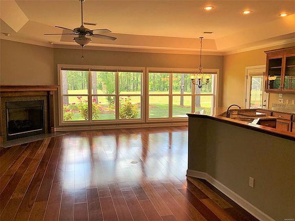 4th image of 163 Rosemont Ct