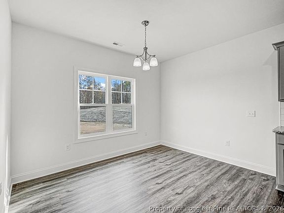 5th image of 17 Tackett Ct