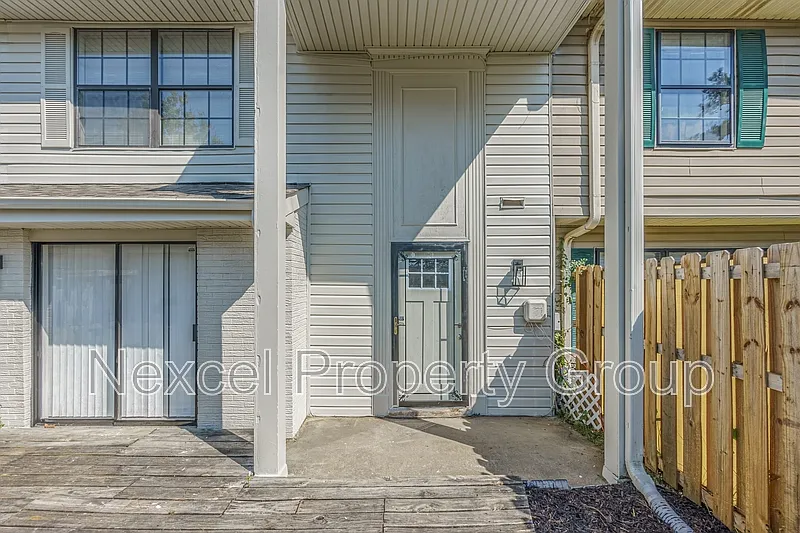 3 bed, 2.5 bath, 1608 sqft, $1,375 — Photo 3