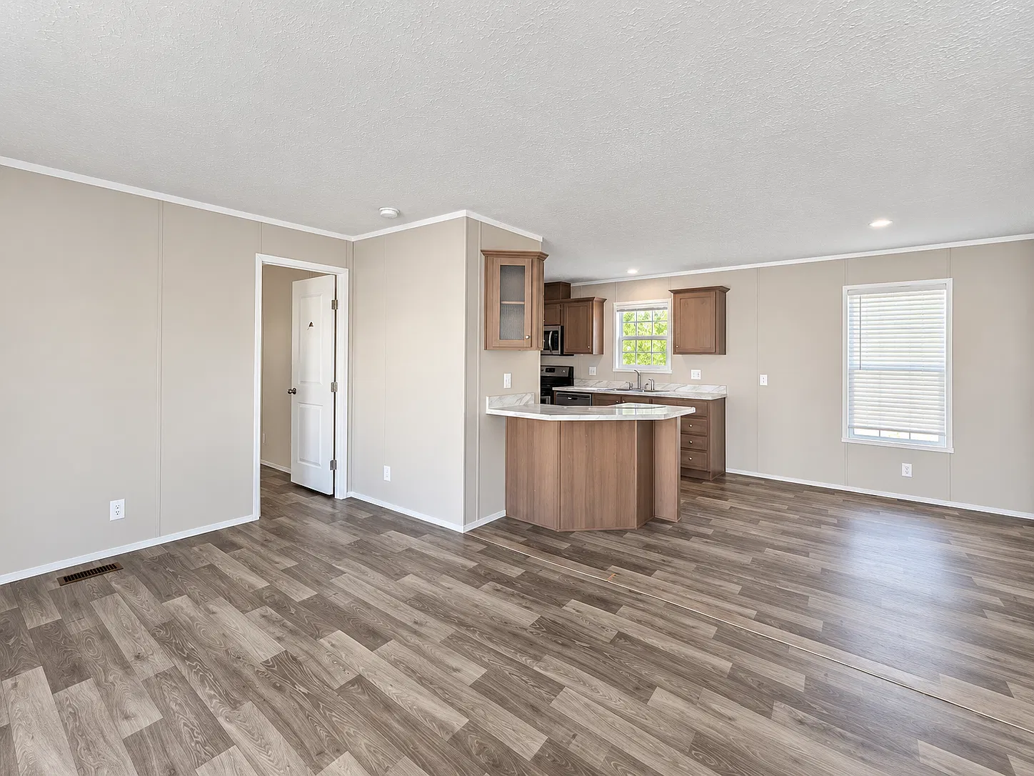 3 bed, 1152 sqft, $1,299 — Photo 2