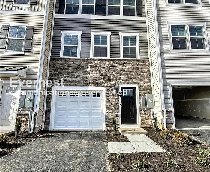189 Sioux Loop — Photo 1